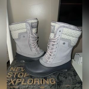 North face Winter boots women’s size 11